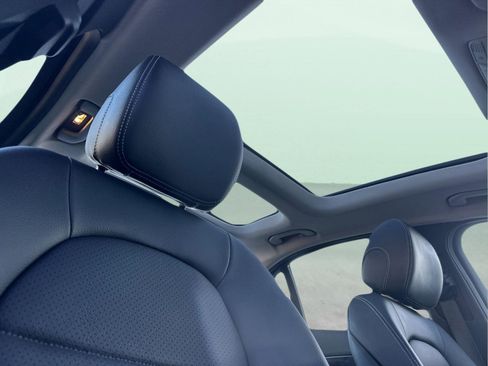 Used 2017 Mercedes-Benz C 300 4MATIC Sedan image 16