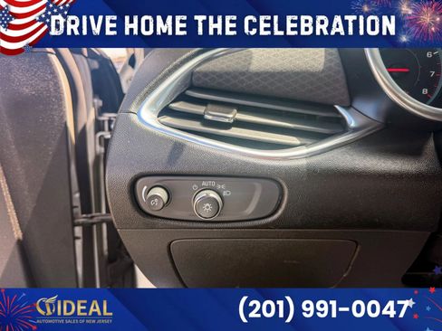 Used 2019 Chevrolet Malibu LT FWD image 23