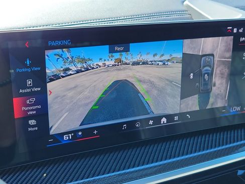 Used 2024 BMW X7 M60i w/ Executive Package image 40