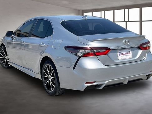 Used 2023 Toyota Camry SE FWD image 4