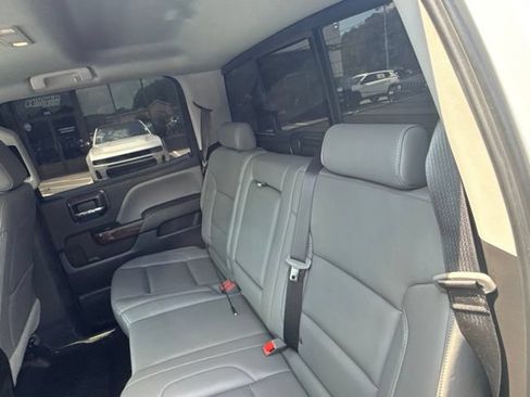 Used 2018 GMC Sierra 1500 SLT w/ Enhanced Driver Alert Package RWD image 9