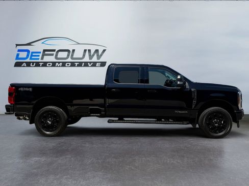 Used 2025 Ford F250 XLT w/ Black Appearance Package AWD/4WD image 2