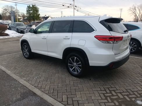 Used 2019 Toyota Highlander XLE image 4