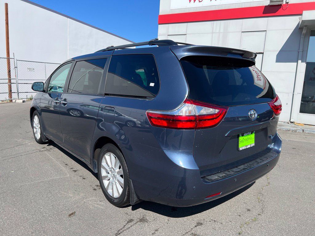 Used 2017 Toyota Sienna XLE Premium w/ Outdoor Package AWD/4WD image 6