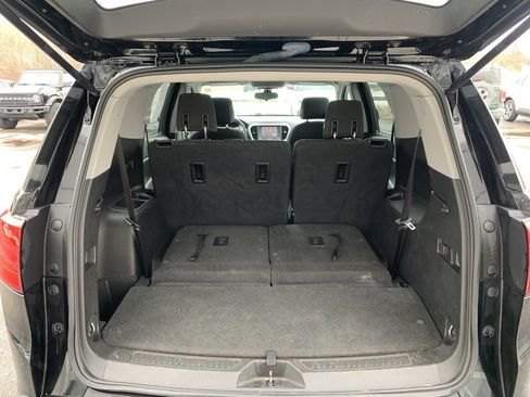 Used 2019 GMC Acadia SLE w/ LPO, Floor Liner Package image 7
