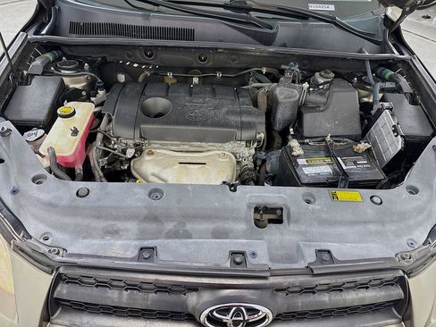 Used 2011 Toyota RAV4 4WD image 27