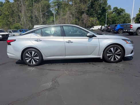 Used 2022 Nissan Altima 2.5 SL FWD image 5