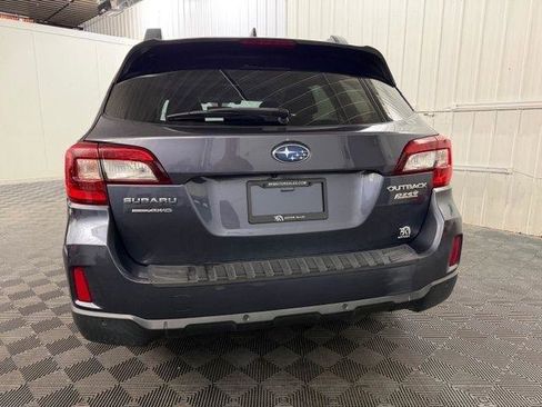 Used 2017 Subaru Outback 2.5i Limited AWD/4WD image 4
