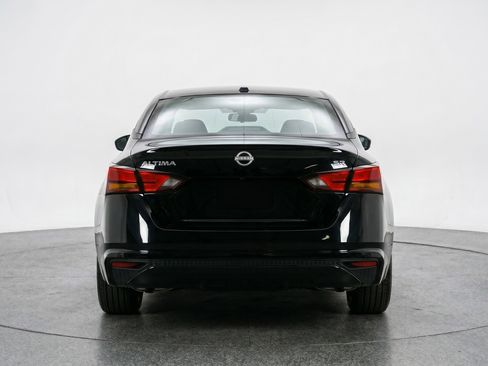 Used 2025 Nissan Altima 2.5 SV FWD image 7