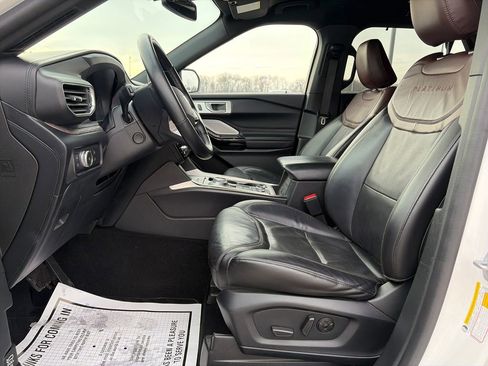 Used 2022 Ford Explorer Platinum image 21
