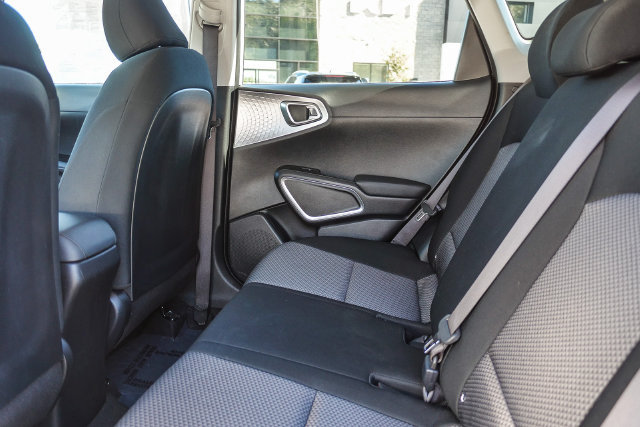 Used 2025 Kia Soul LX w/ LX Technology Package FWD image 19