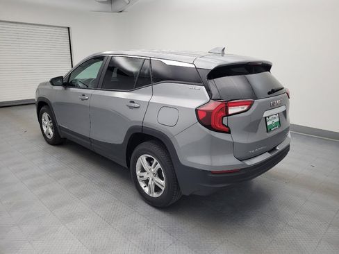 Used 2024 GMC Terrain SLE AWD/4WD image 3