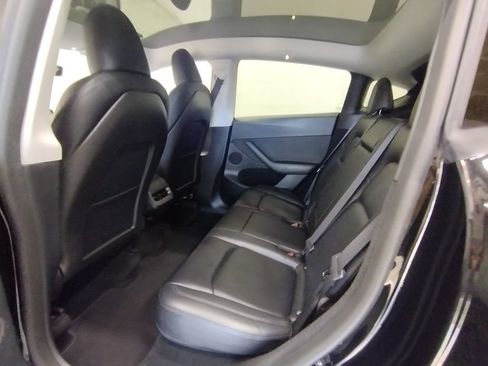 Used 2024 Tesla Model Y Long Range AWD/4WD image 24