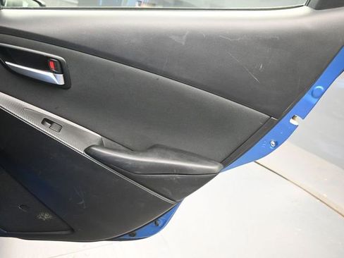 Used 2019 Toyota Yaris LE image 24