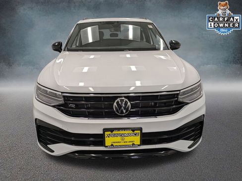Used 2023 Volkswagen Tiguan SE R-Line AWD/4WD image 2