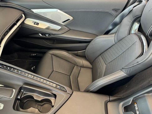 Used 2023 Chevrolet Corvette Stingray Preferred Conv w/ Z51 Performance Package RWD image 9