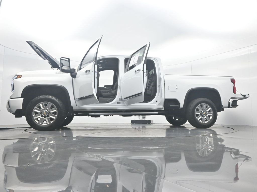 Used 2024 Chevrolet Silverado 2500 High Country w/ High Country Premium Package AWD/4WD image 47