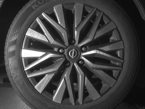 Used 2025 Nissan Altima 2.5 SV FWD image 15