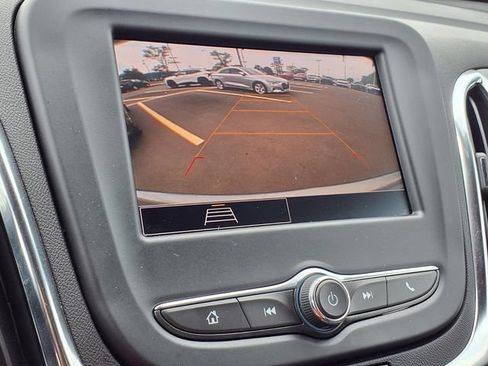Used 2024 Chevrolet Equinox LT FWD image 8