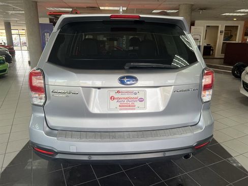 Used 2018 Subaru Forester 2.5i Touring w/ Popular Package #2 image 6
