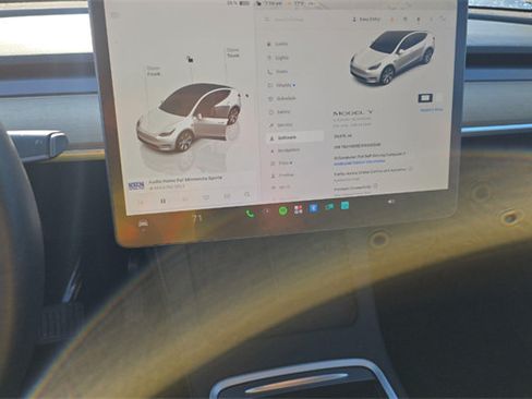 Used 2023 Tesla Model Y Long Range AWD/4WD image 10