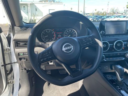 Used 2025 Nissan Sentra S image 29