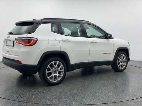 Used 2025 Jeep Compass Limited image 9