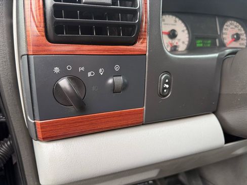 Used 2006 Ford F350 Lariat image 16