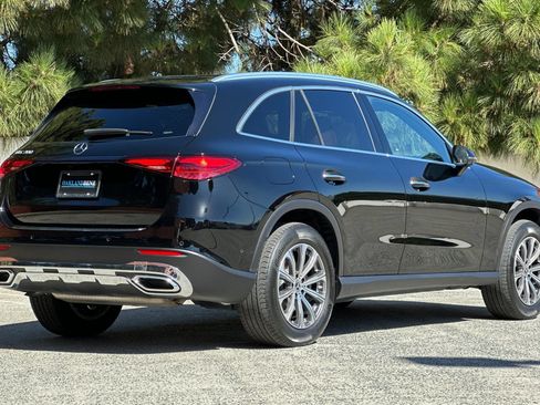 Used 2023 Mercedes-Benz GLC 300 image 4