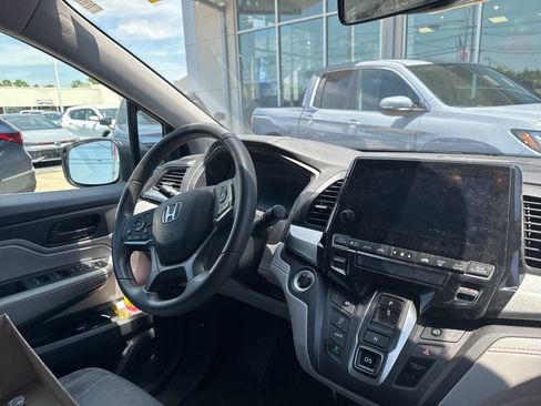 Used 2021 Honda Odyssey EX image 9
