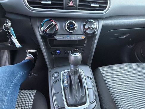 Used 2021 Hyundai Kona SE image 18