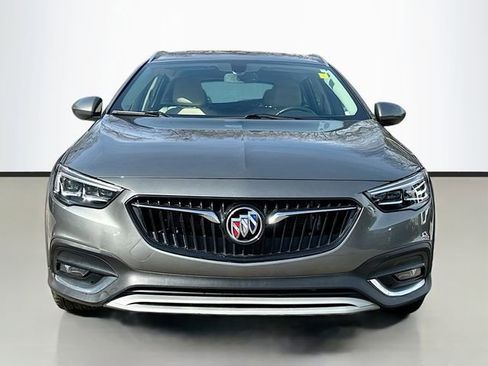Used 2019 Buick Regal Essence w/ Driver Confidence Package I image 4
