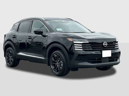 New 2026 Nissan Kicks SR FWD image 6