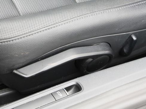 Used 2021 Porsche 718 Boxster image 30