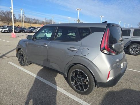 Used 2023 Kia Soul EX image 5