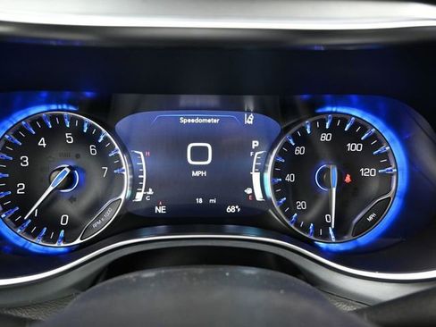 New 2026 Chrysler Pacifica Limited FWD image 32