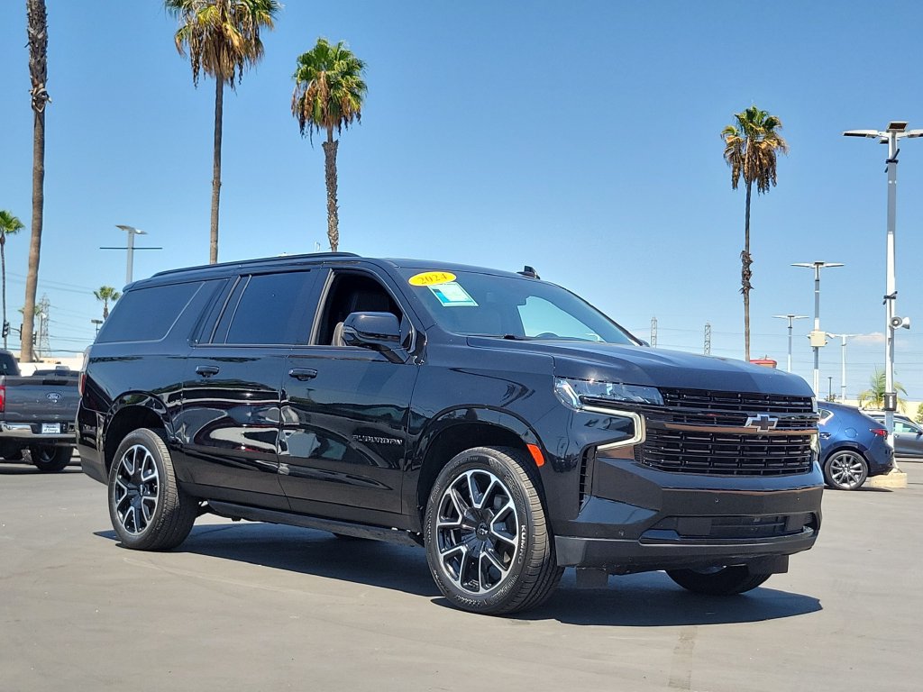 Used 2024 Chevrolet Suburban RST w/ Luxury Package AWD/4WD image 36