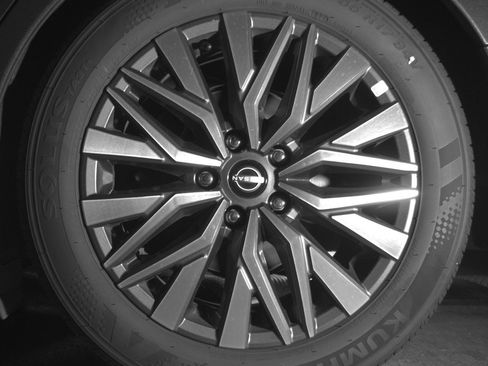 Used 2025 Nissan Altima 2.5 SV FWD image 14