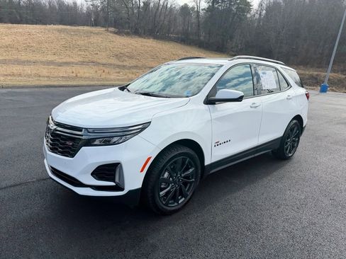 Used 2024 Chevrolet Equinox RS w/ LPO, Floor Liner Package image 3