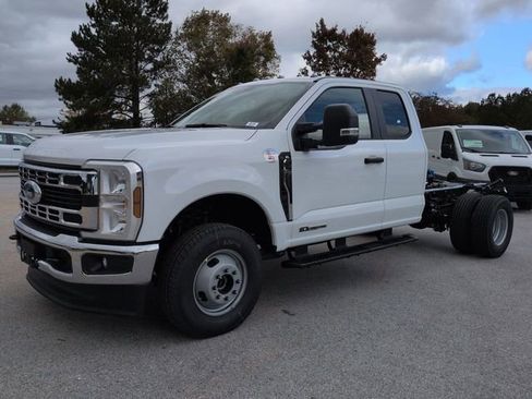New 2026 Ford F350 XL w/ XL Chrome Package AWD/4WD image 7