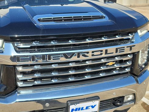 Used 2022 Chevrolet Silverado 3500 LTZ w/ LTZ Plus Package image 31