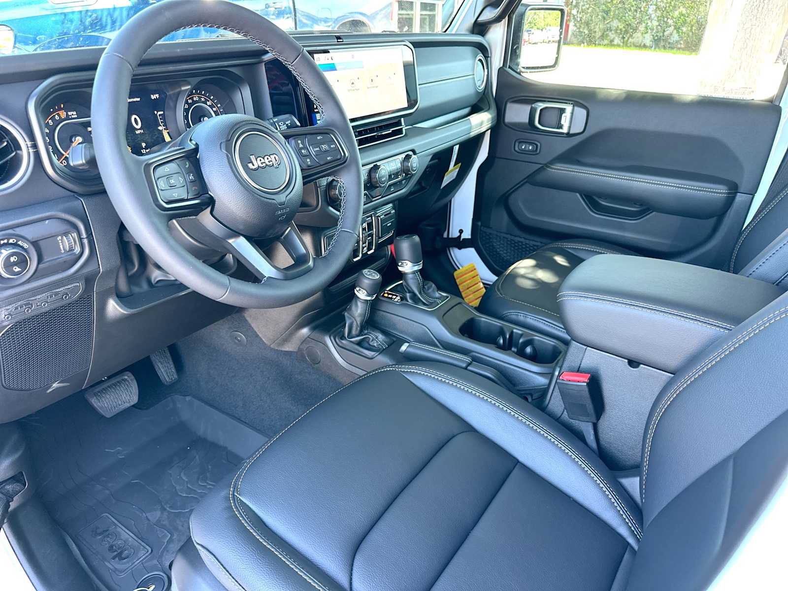 New 2026 Jeep Gladiator Sport AWD/4WD image 18