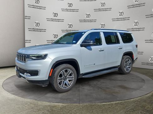 Used 2025 Jeep Wagoneer Series II AWD/4WD image 1