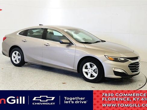 Used 2025 Chevrolet Malibu LS FWD image 1