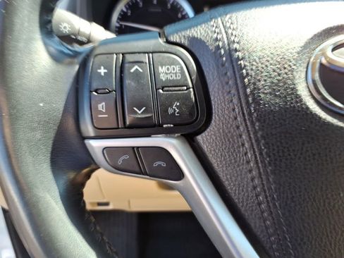 Used 2017 Toyota Highlander Limited FWD image 20