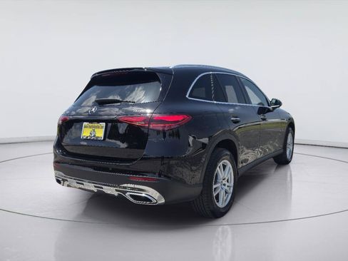 Used 2025 Mercedes-Benz GLC 300 4MATIC image 5