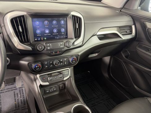 Used 2022 GMC Terrain SLT image 4