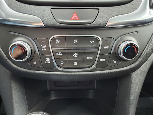 Used 2019 Chevrolet Equinox LT image 16