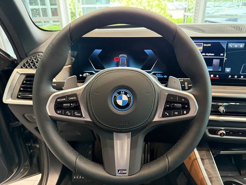 New 2026 BMW X5 xDrive50e w/ M Sport Package AWD/4WD image 9