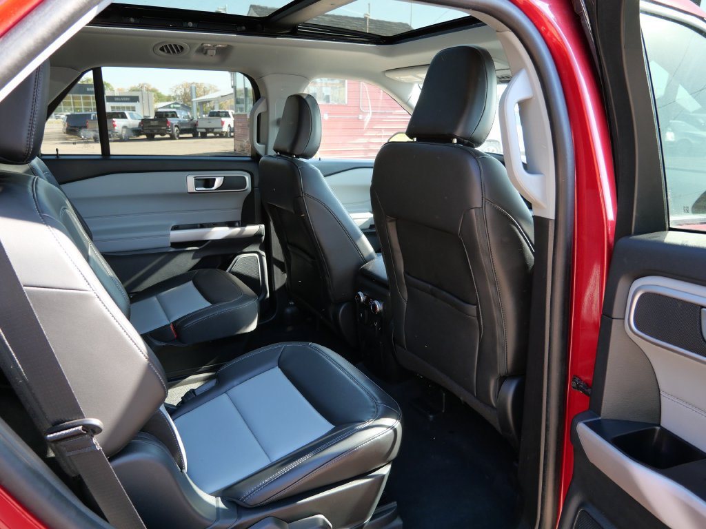 Certified 2023 Ford Explorer XLT w/ Equipment Group 202A AWD/4WD image 13